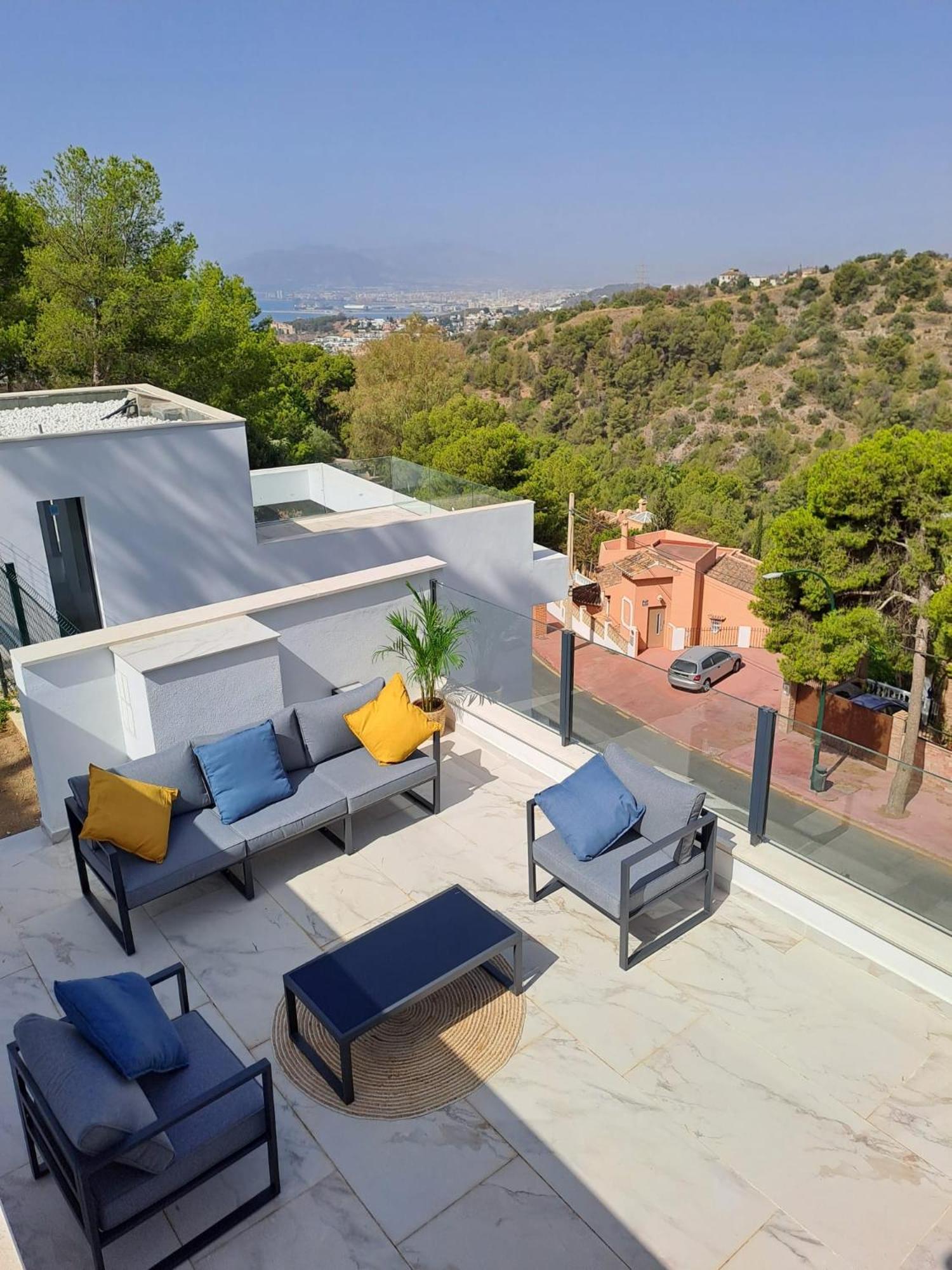 Villas Pinares De San Anton - Sea, City, Mountain, Views Malaga Exterior photo